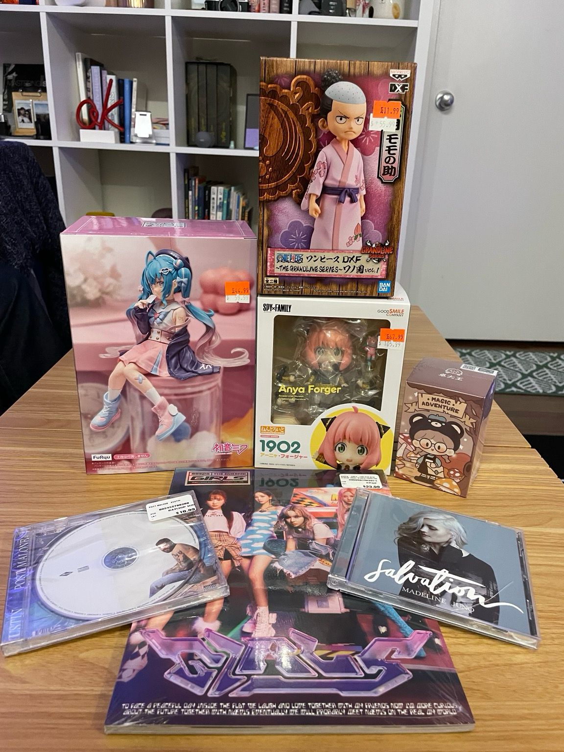 Photo showing the items listed on the post